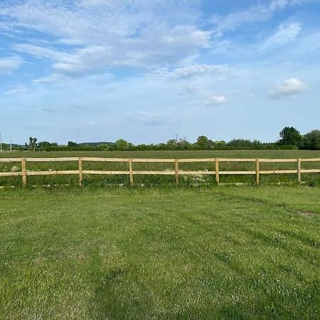Beautiful 1 Bed Shepherd Hut In Warwickshire Warwick  Buitenkant foto